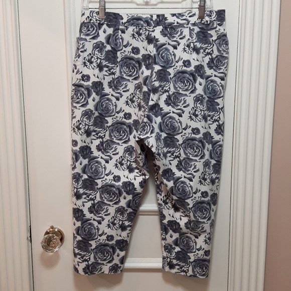 🛍 rose pattern Capri - Picture 3 of 4